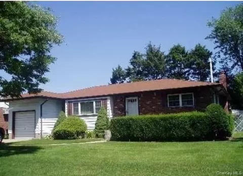 406 Plainview Rd, Hicksville, NY 11801