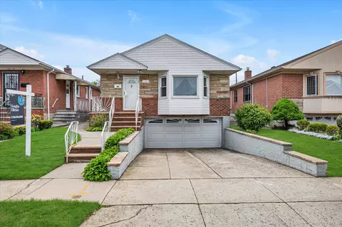 160-16 25th Dr, Flushing, NY 11358