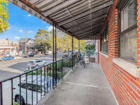 1863 Williamsbridge Rd, New York, NY 10461