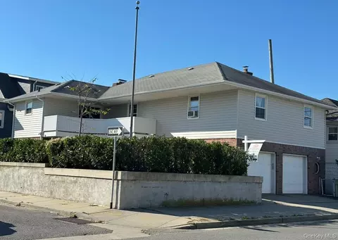 105 Vermont St, Long Beach, NY 11561