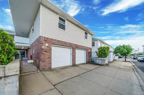 105 Vermont St, Long Beach, NY 11561