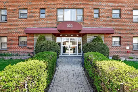 222 N Broadway #3D, Yonkers, NY 10701