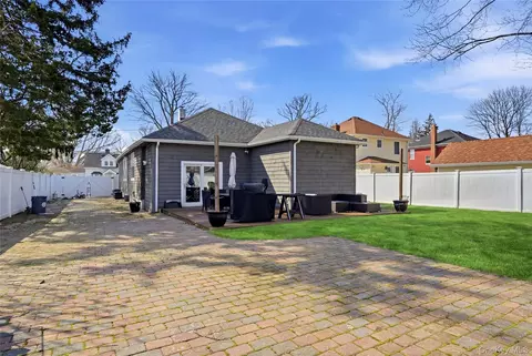Exterior - 205 Oak St, Patchogue, NY 11772 photo 2 of 5
