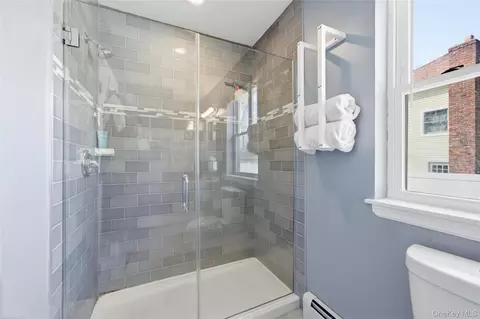 Bath - 205 Oak St, Patchogue, NY 11772 photo 2 of 3