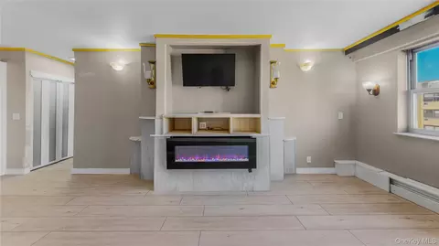 52-40 39th Dr #10C, Woodside, NY 11377