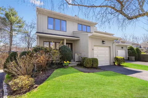 21 Tulip Tree Ln, Mamaroneck, NY 10543