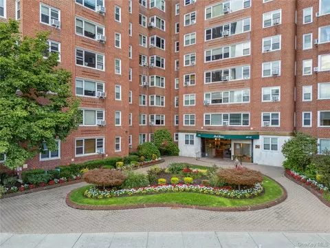 110-45 Queens Blvd #807, New York, NY 11375