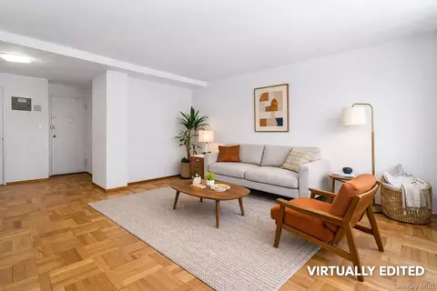 21-80 33rd Rd #6B, New York, NY 11106