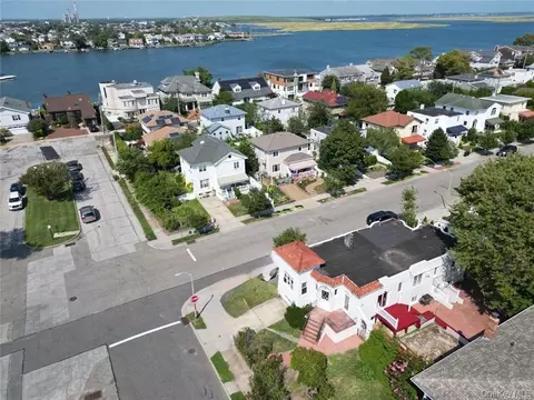 720 Franklin Blvd, Long Beach, NY 11561