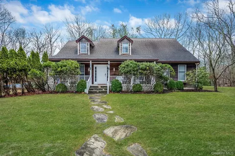 128 Springy Banks Rd, East Hampton, NY 11937