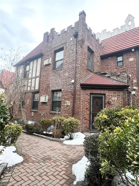 189-40 Apt 10 37 Ave, Flushing, NY 11358