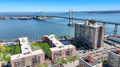 162-41 Powells Cove Blvd #2J, New York, NY 11357