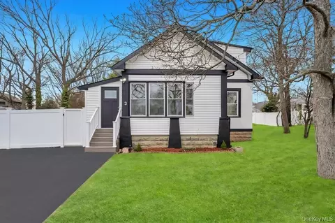 3 Adams Rd, Central Islip, NY 11722