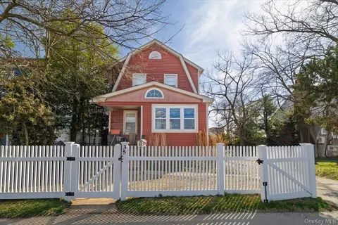 35 Alice Ct, East Rockaway, NY 11518