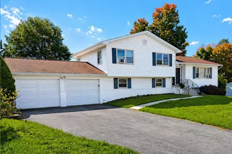 61 Decker Dr, Washingtonville, NY 10992