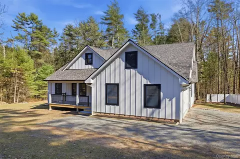 Exterior - 21 Crawford Rd, Highland, NY 12528 photo 3 of 15