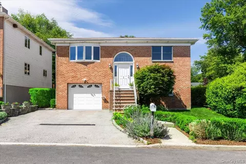 1 Bronxville Ln, Yonkers, NY 10708