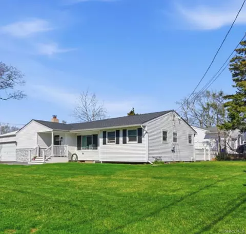 205 Smithtown Polk Blvd, Centereach, NY 11720