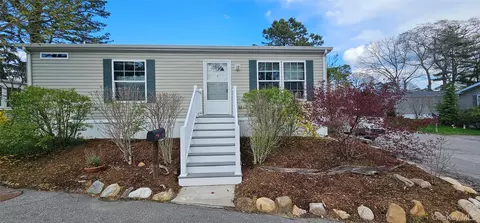 525- B26 Riverleigh Ave #B26, Riverhead, NY 11901