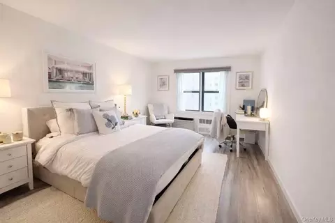 140 7th Ave #7E, New York, NY 10011