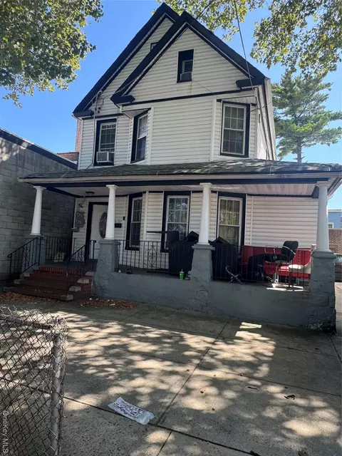 9413 116th St, South Richmond Hill, NY 11419