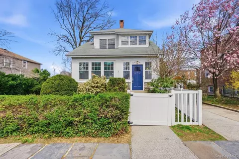 107 Edgewood Ave, Yonkers, NY 10704