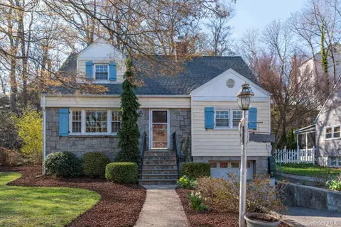 26 Dogwood Dr, Scarsdale, NY 10583