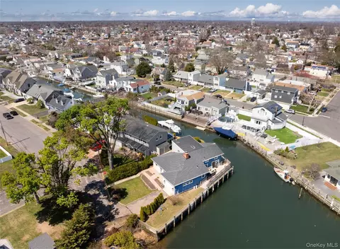 2 E Lido Prom Prom, Lindenhurst, NY 11757