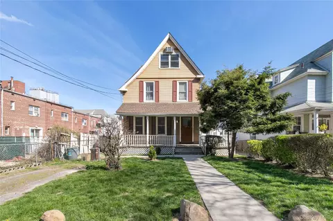 146-11 35th Ave, Flushing, NY 11354