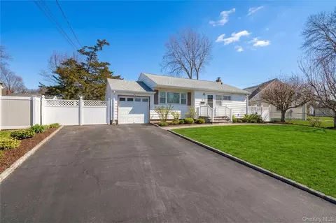 169 Charter Oaks Ave, Brentwood, NY 11717