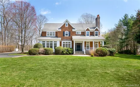 9 Old Field Rd, Setauket, NY 11733