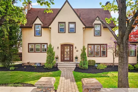 60 Old Middletown Rd, Orangetown, NY 10965