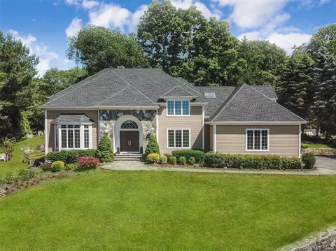 114 Random Farms Dr, New Castle, NY 10514