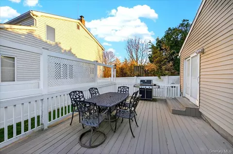 Exterior - 2 Pike St, Brookhaven, NY 11772 photo 2 of 3