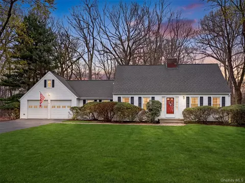21 Cardinal Ct, Clarkstown, NY 10994