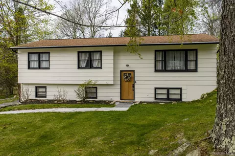 86 Atwell Ln, Thompson, NY 12701