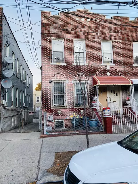 1126 Ward Ave, New York, NY 10472