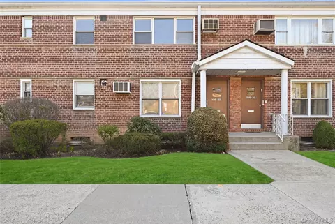 196-32 Pompeii Ave #2C, Hollis, NY 11423