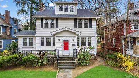 306 Hutchinson Blvd, Mount Vernon, NY 10552