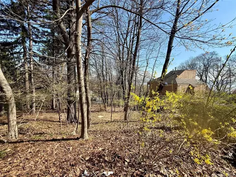 16 Terrace Dr, Orangetown, NY 10960