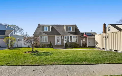 3976 Wicks Ave, Seaford, NY 11783