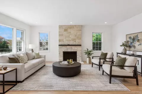 449 W Beech St, Long Beach, NY 11561