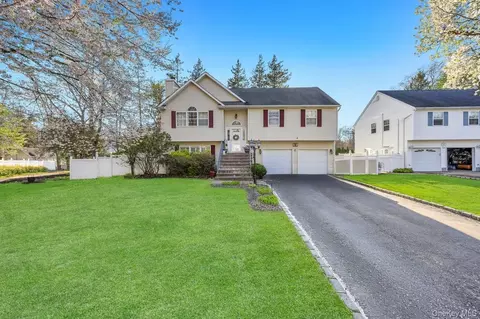Exterior - 4 Jerome St, Smithtown, NY 11787 photo 2 of 6