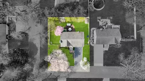 View/Area - 4 Jerome St, Smithtown, NY 11787 photo 3 of 4
