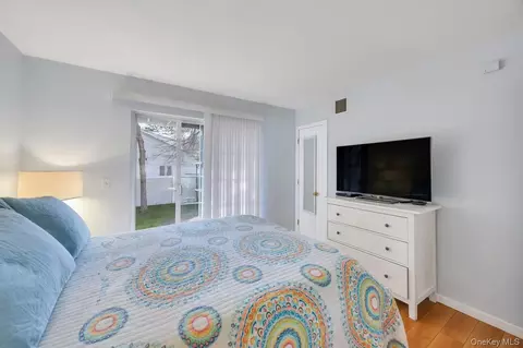 Bedroom - 4 Jerome St, Smithtown, NY 11787 photo 4 of 6