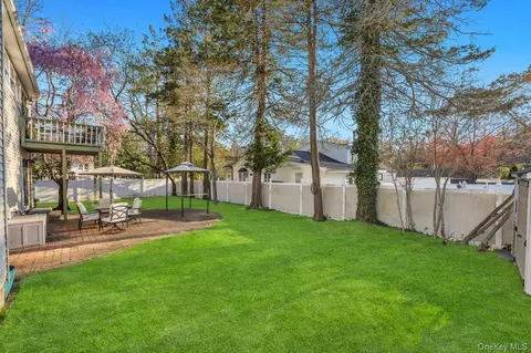 Exterior - 4 Jerome St, Smithtown, NY 11787 photo 5 of 6