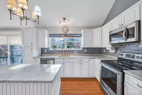 Kitchen - 4 Jerome St, Smithtown, NY 11787 photo 3 of 6