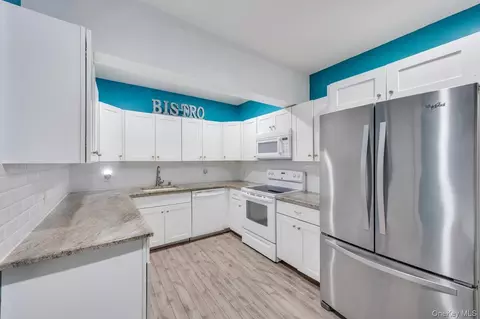 Kitchen - 4 Jerome St, Smithtown, NY 11787 photo 4 of 6