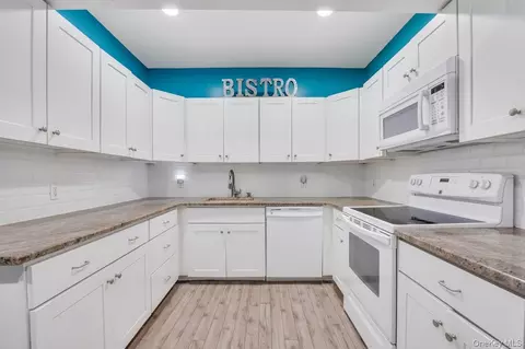 Kitchen - 4 Jerome St, Smithtown, NY 11787 photo 6 of 6