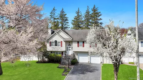 Exterior - 4 Jerome St, Smithtown, NY 11787 photo 1 of 6